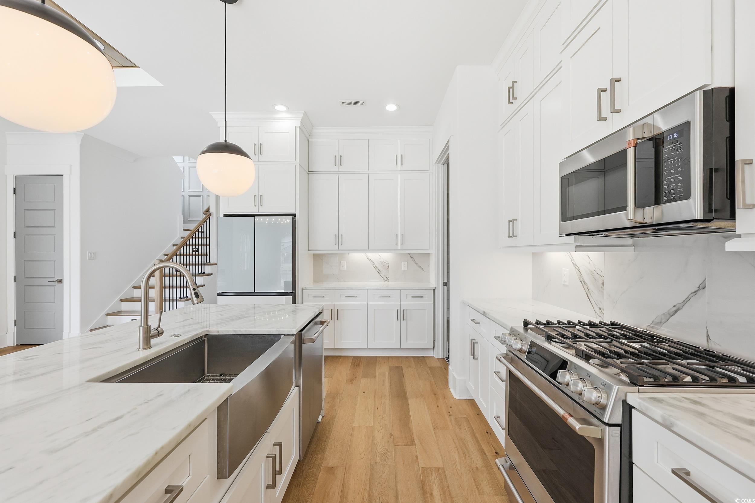 6774 Ocean Breeze Loop