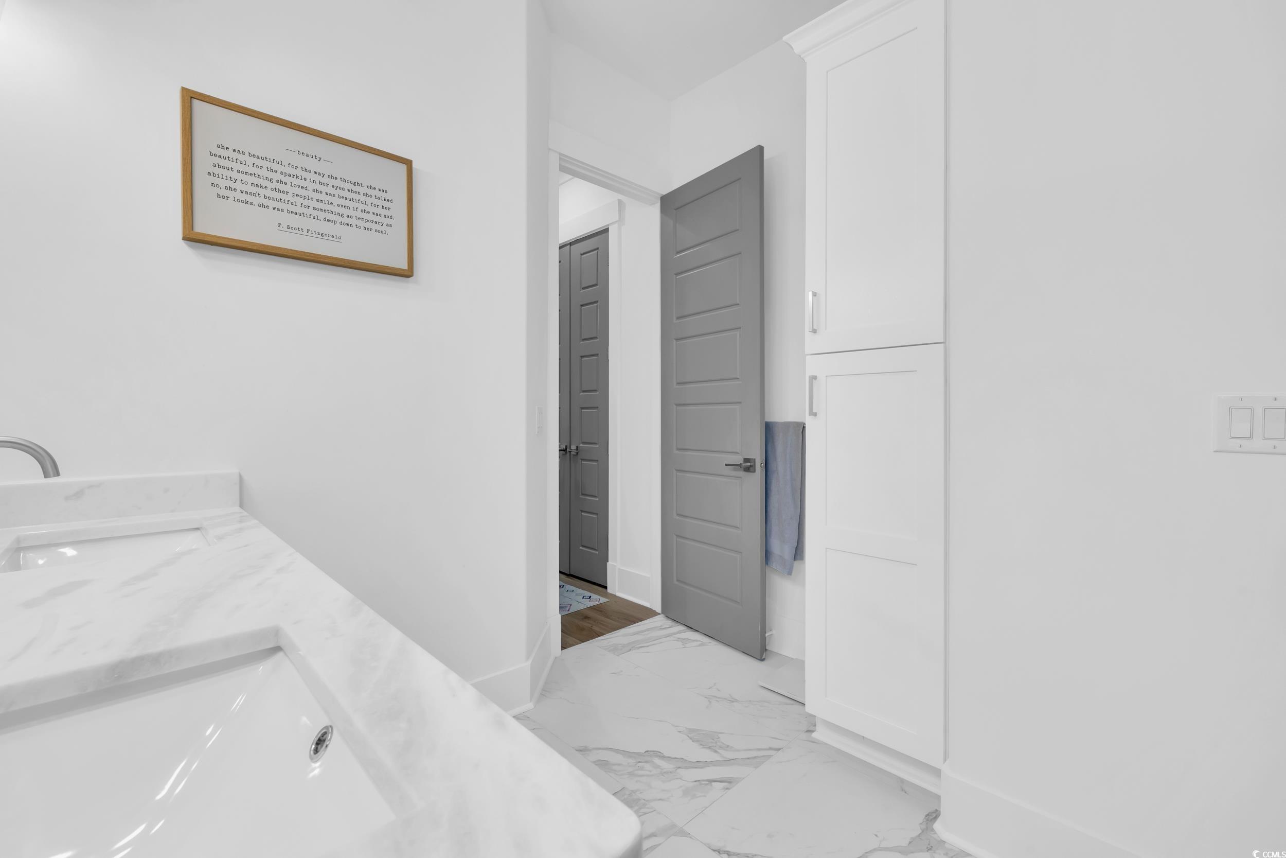 6774 Ocean Breeze Loop