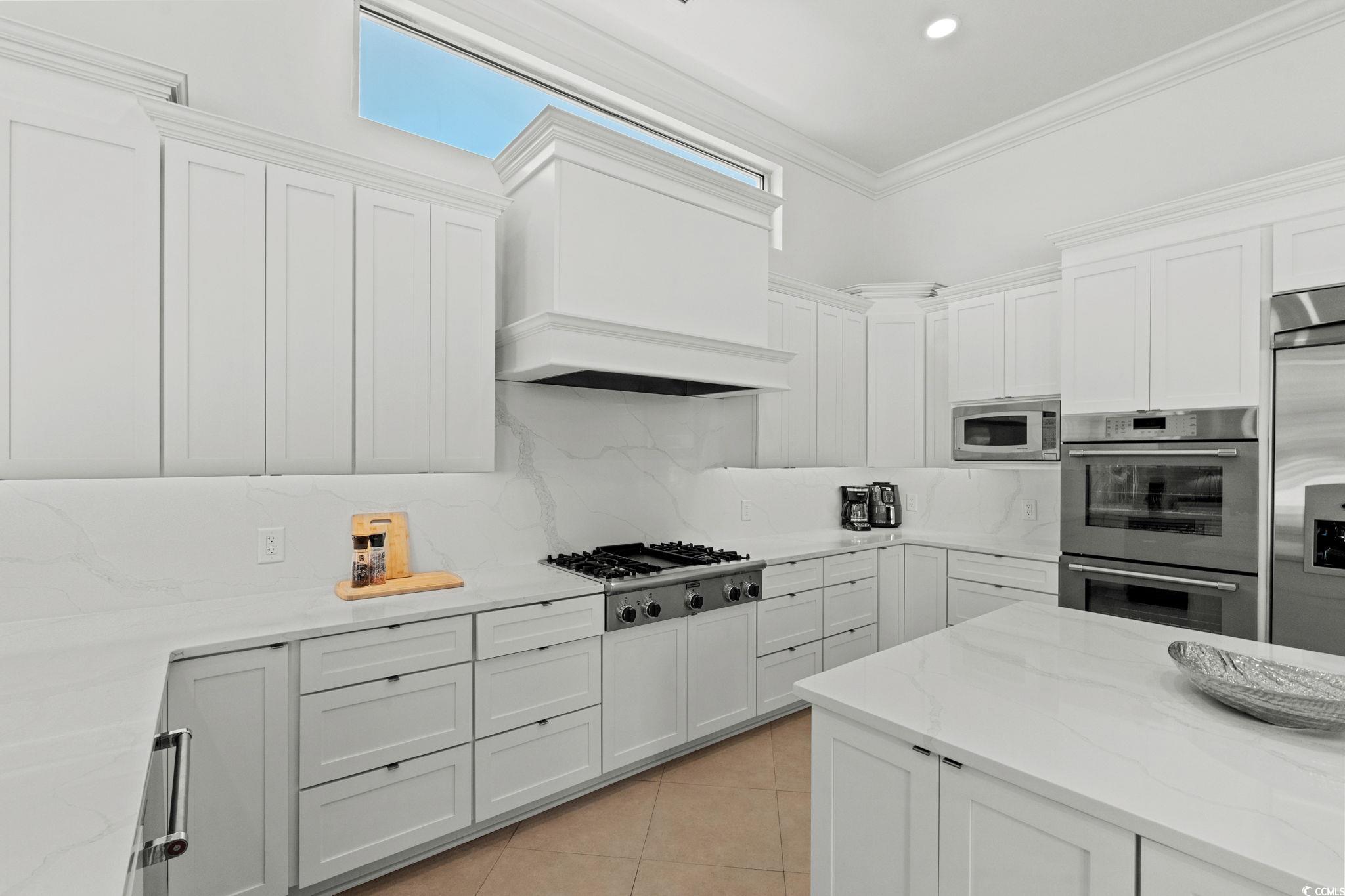 9285 Marina Pkwy.