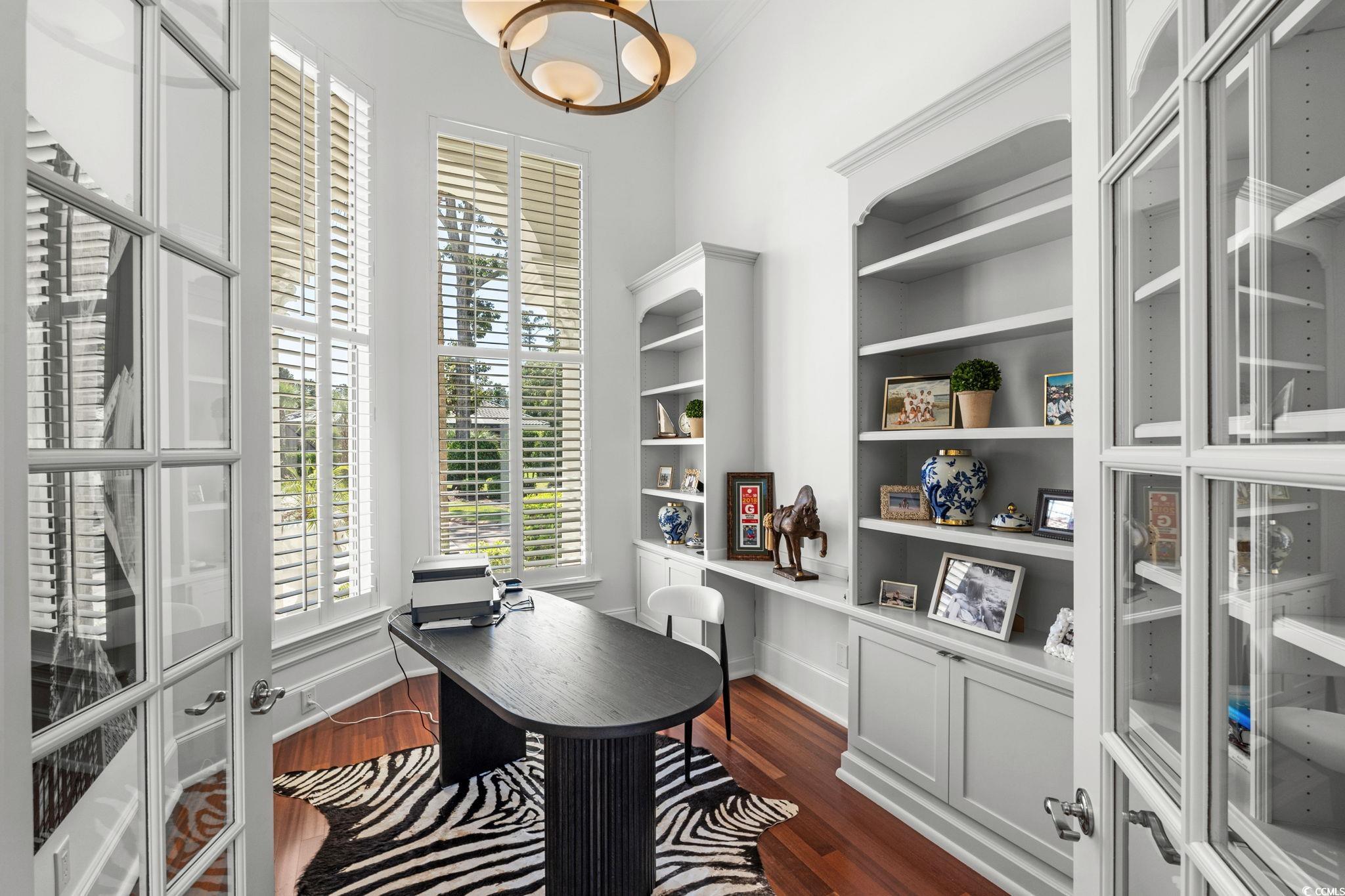 9285 Marina Pkwy.