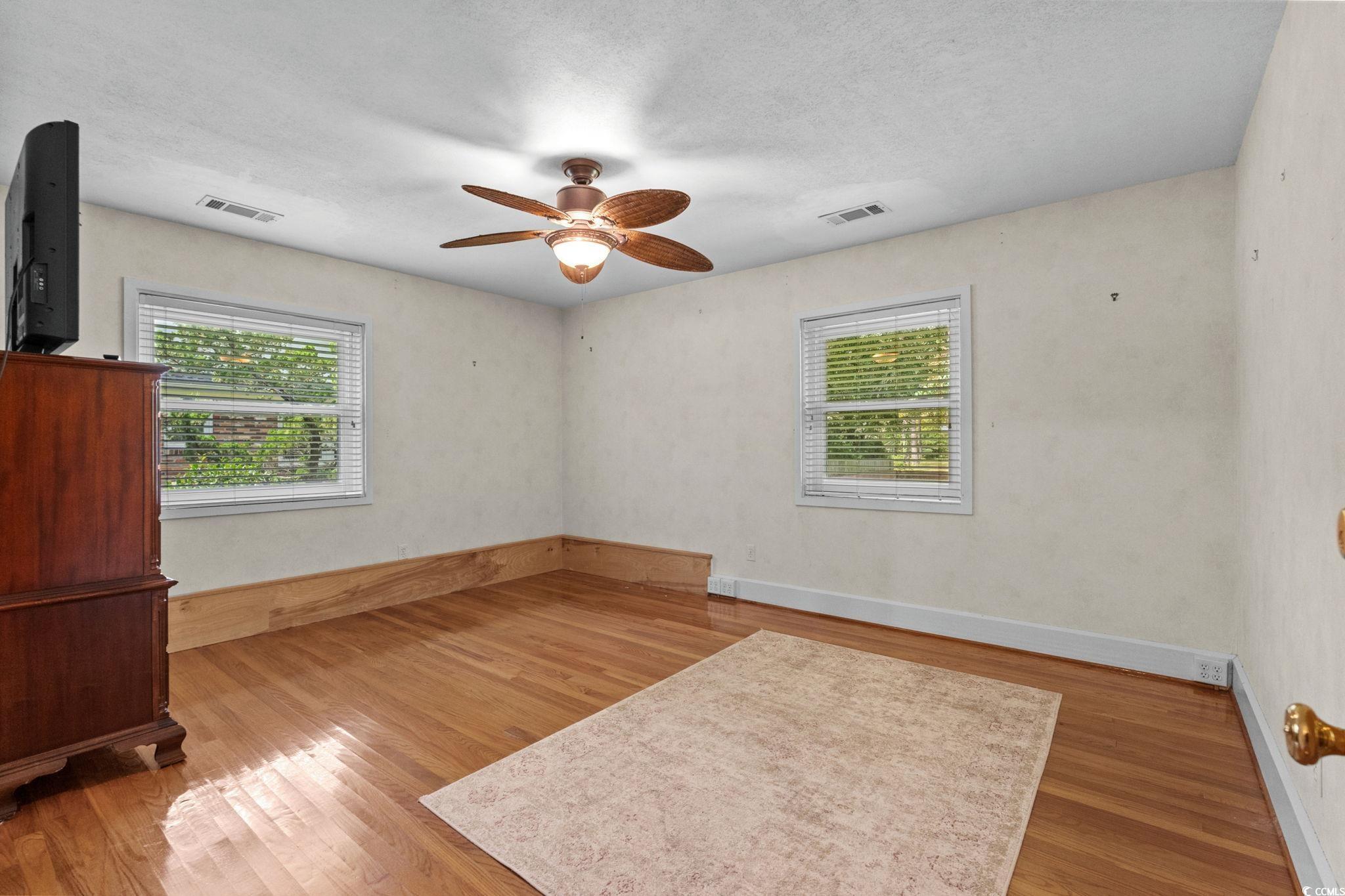 5703 Woodside Ave.