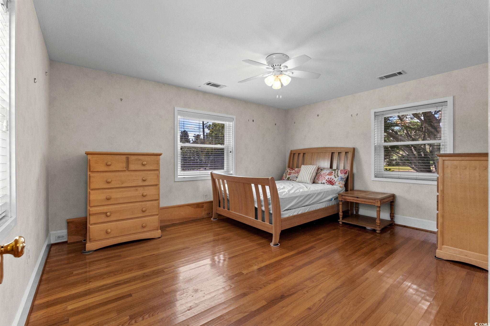 5703 Woodside Ave.