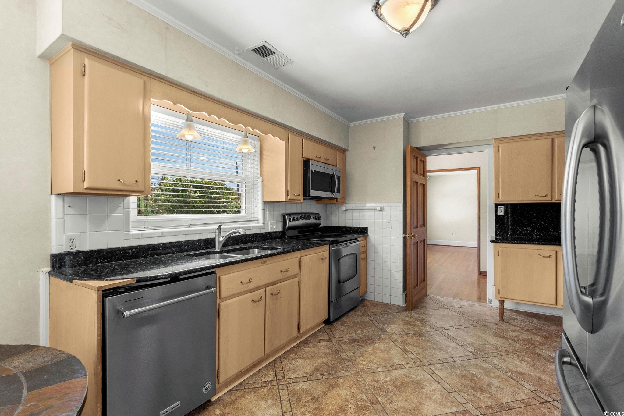 5703 Woodside Ave.