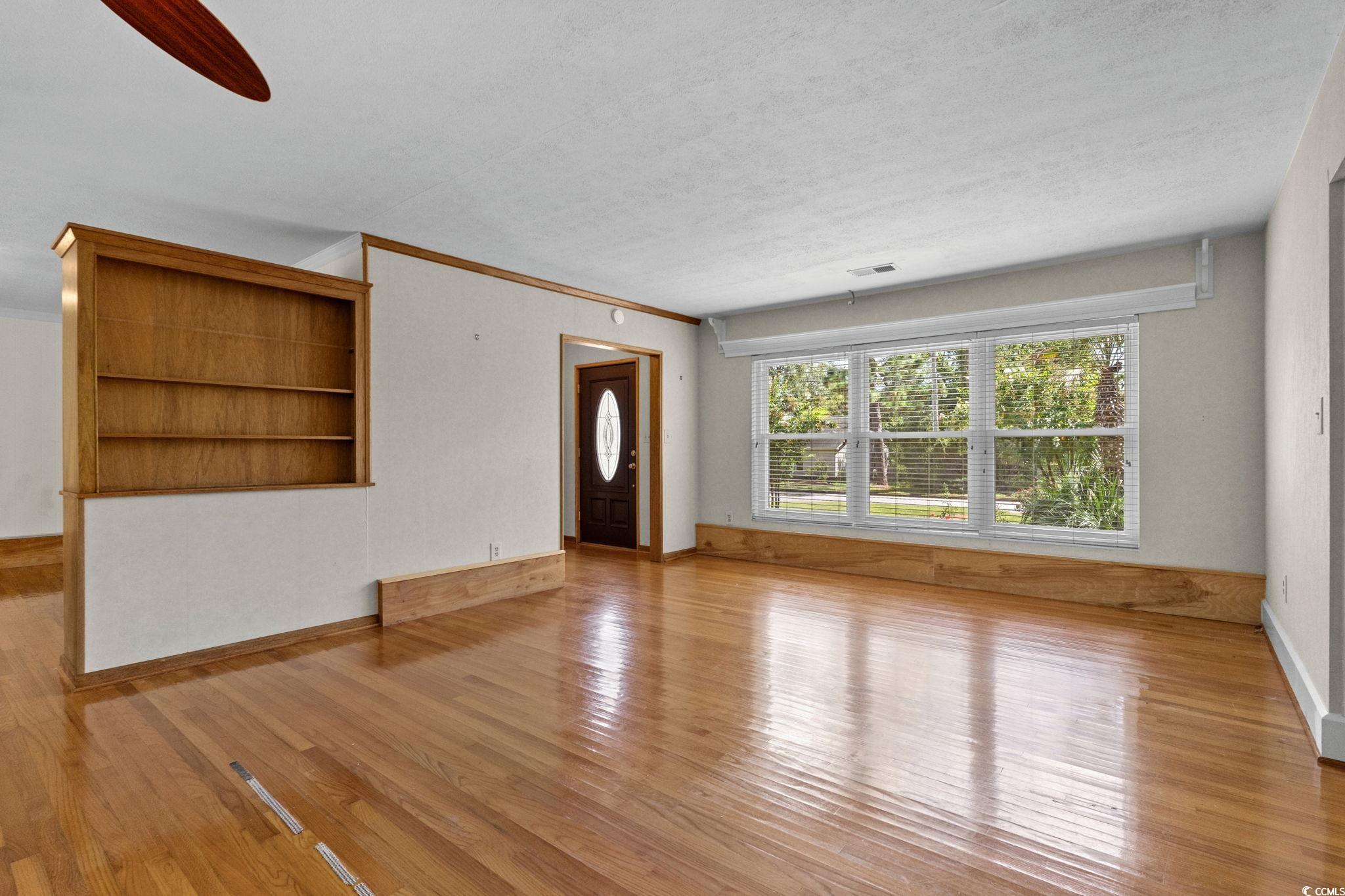 5703 Woodside Ave.