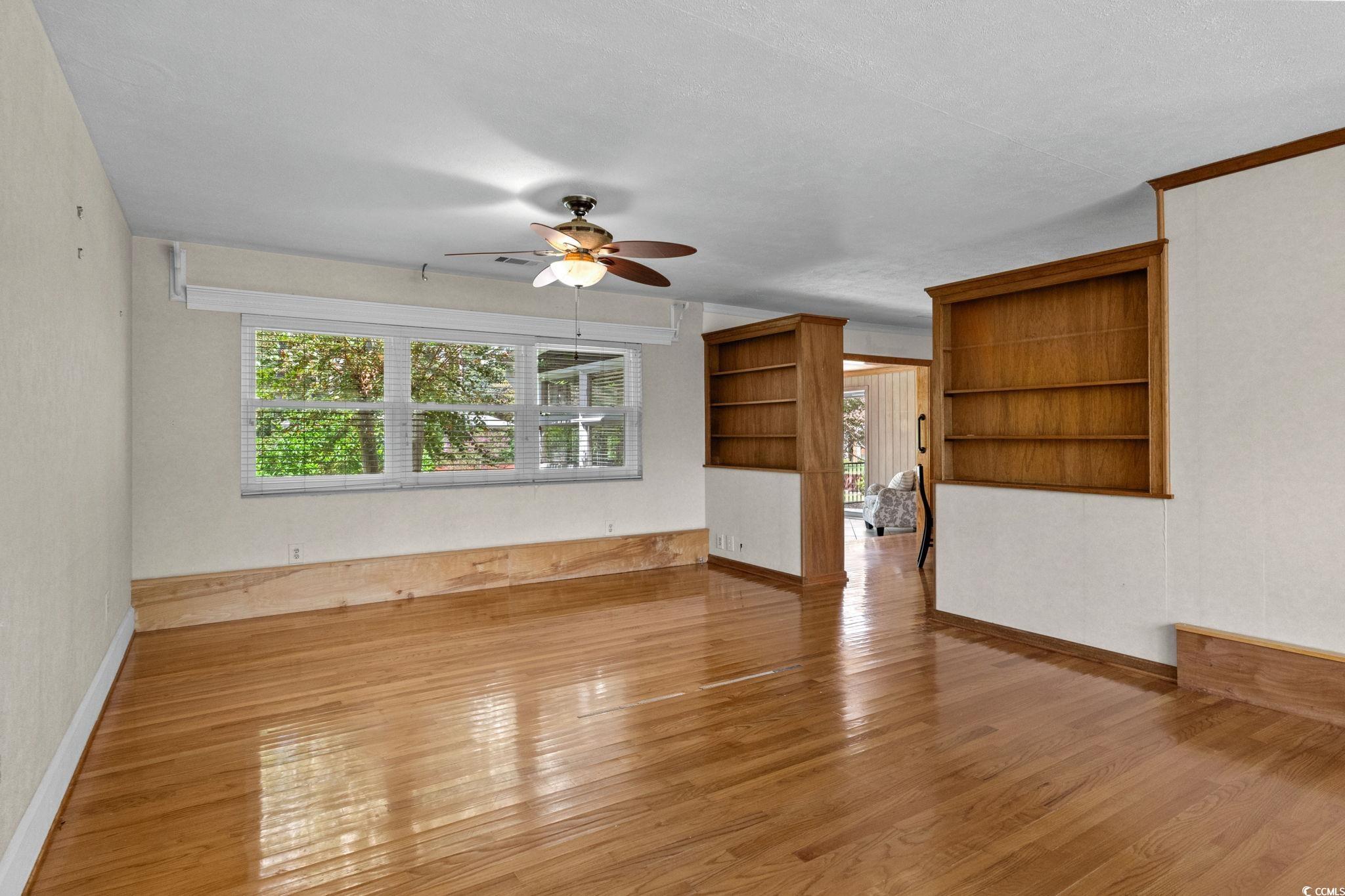 5703 Woodside Ave.