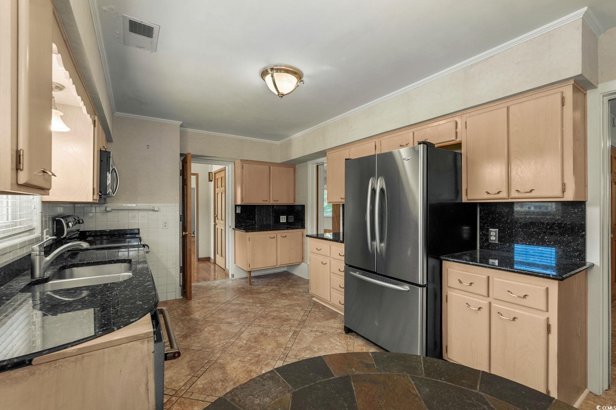 5703 Woodside Ave.