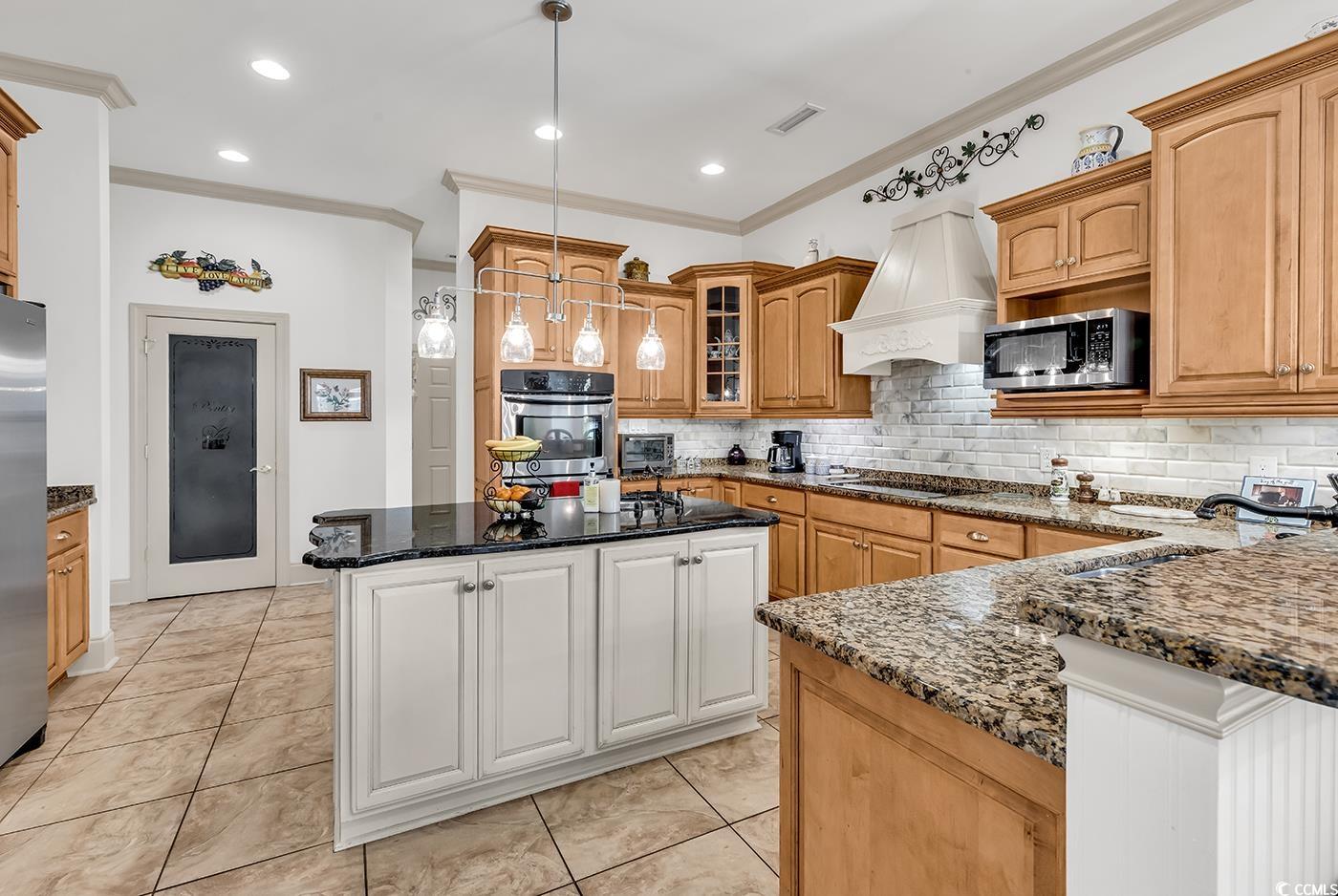 801 Bluffview Dr.
