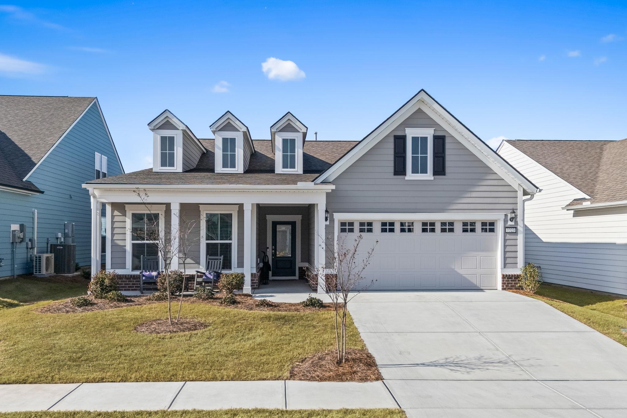 1223 Passante Ave.