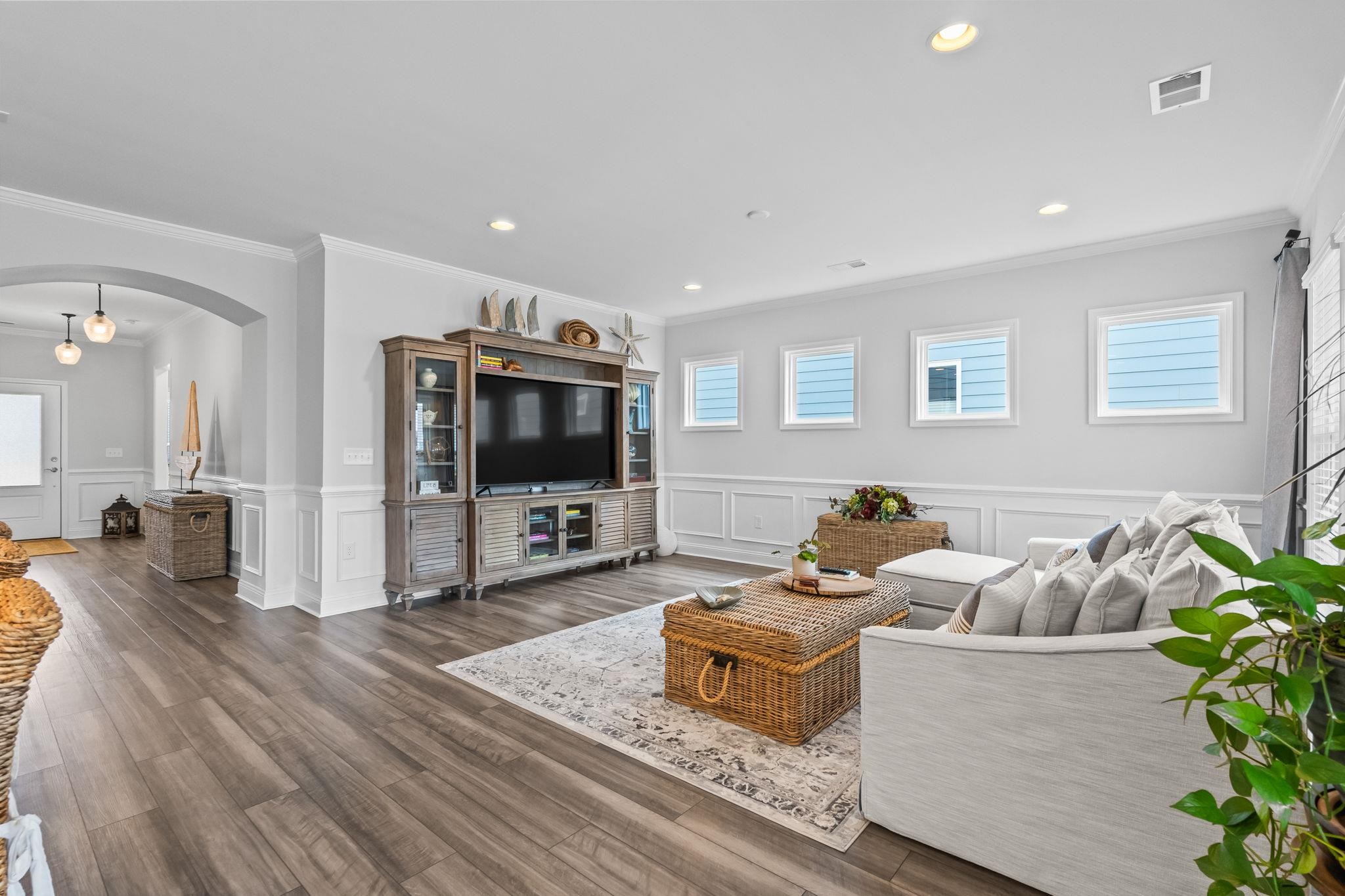 1223 Passante Ave.