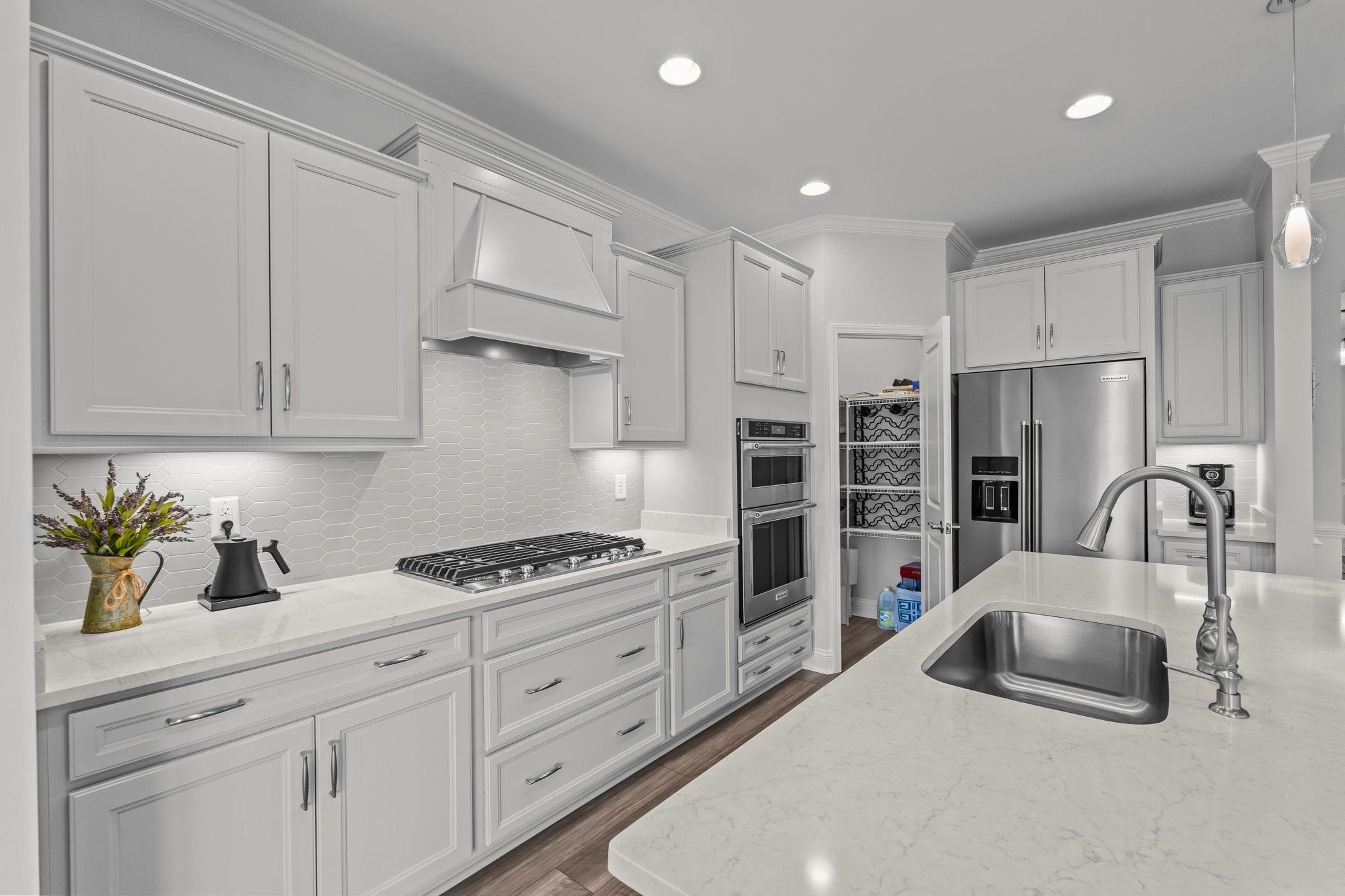 1223 Passante Ave.