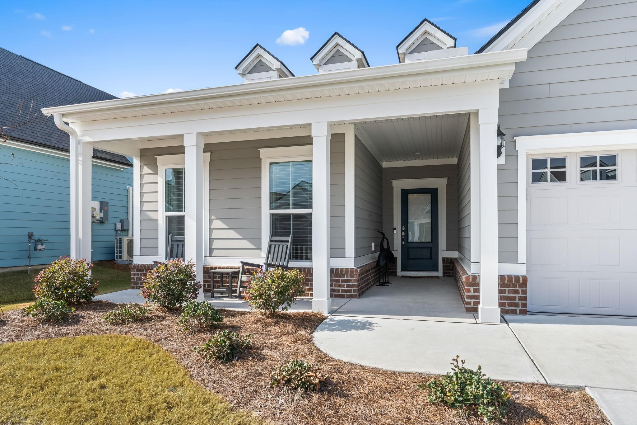 1223 Passante Ave.