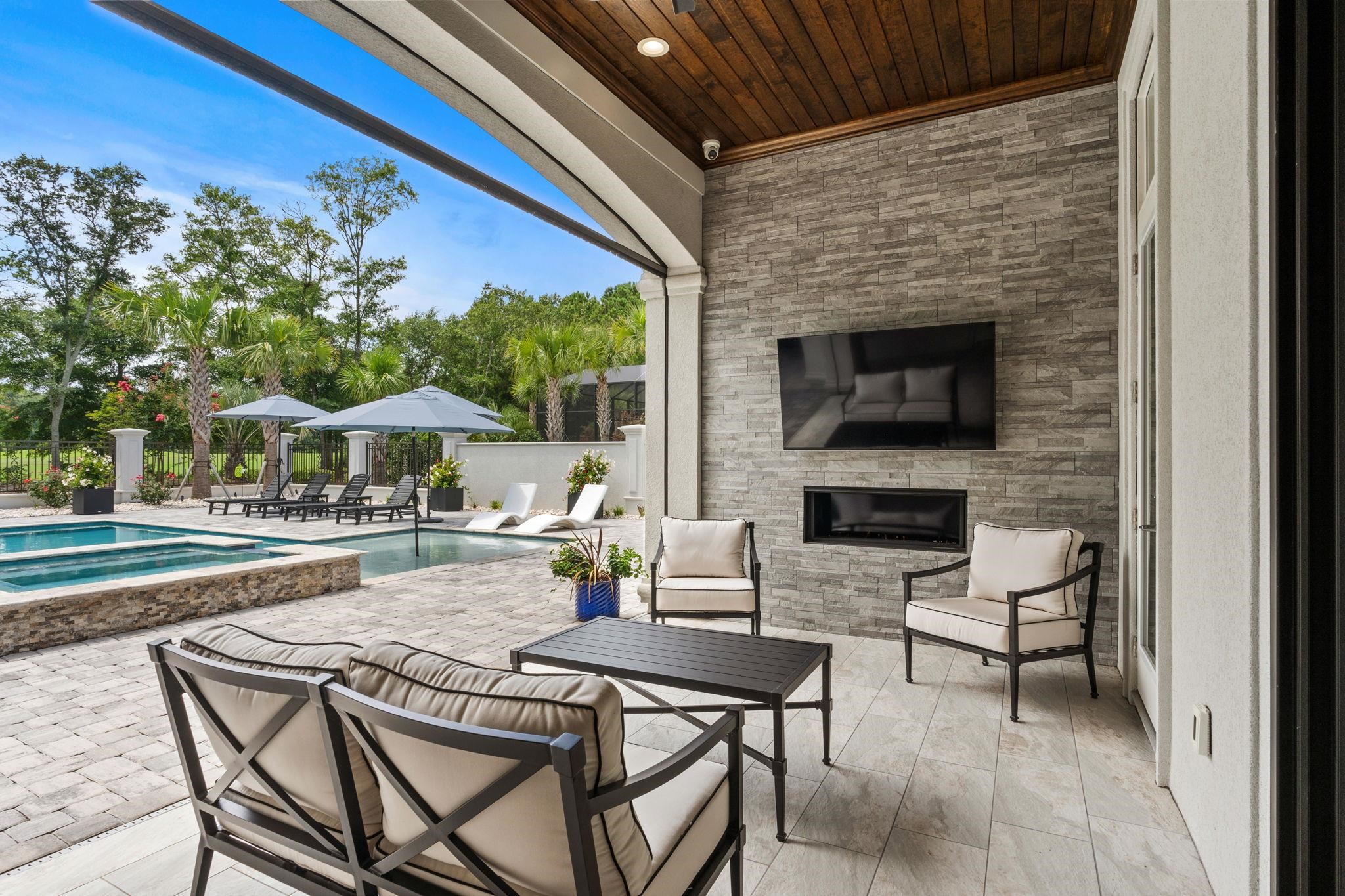 9410 Bellasera Circle