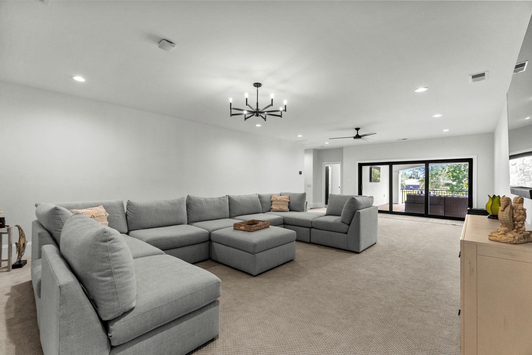 9410 Bellasera Circle