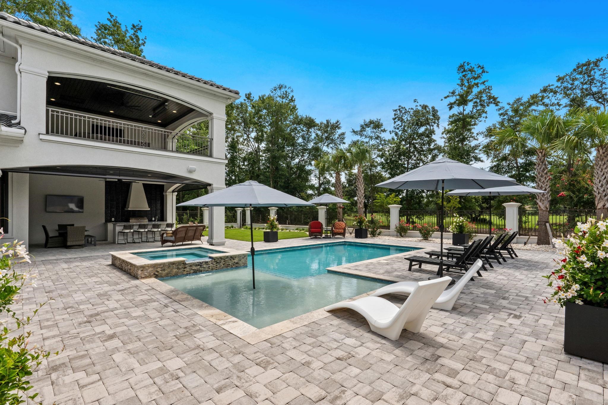 9410 Bellasera Circle