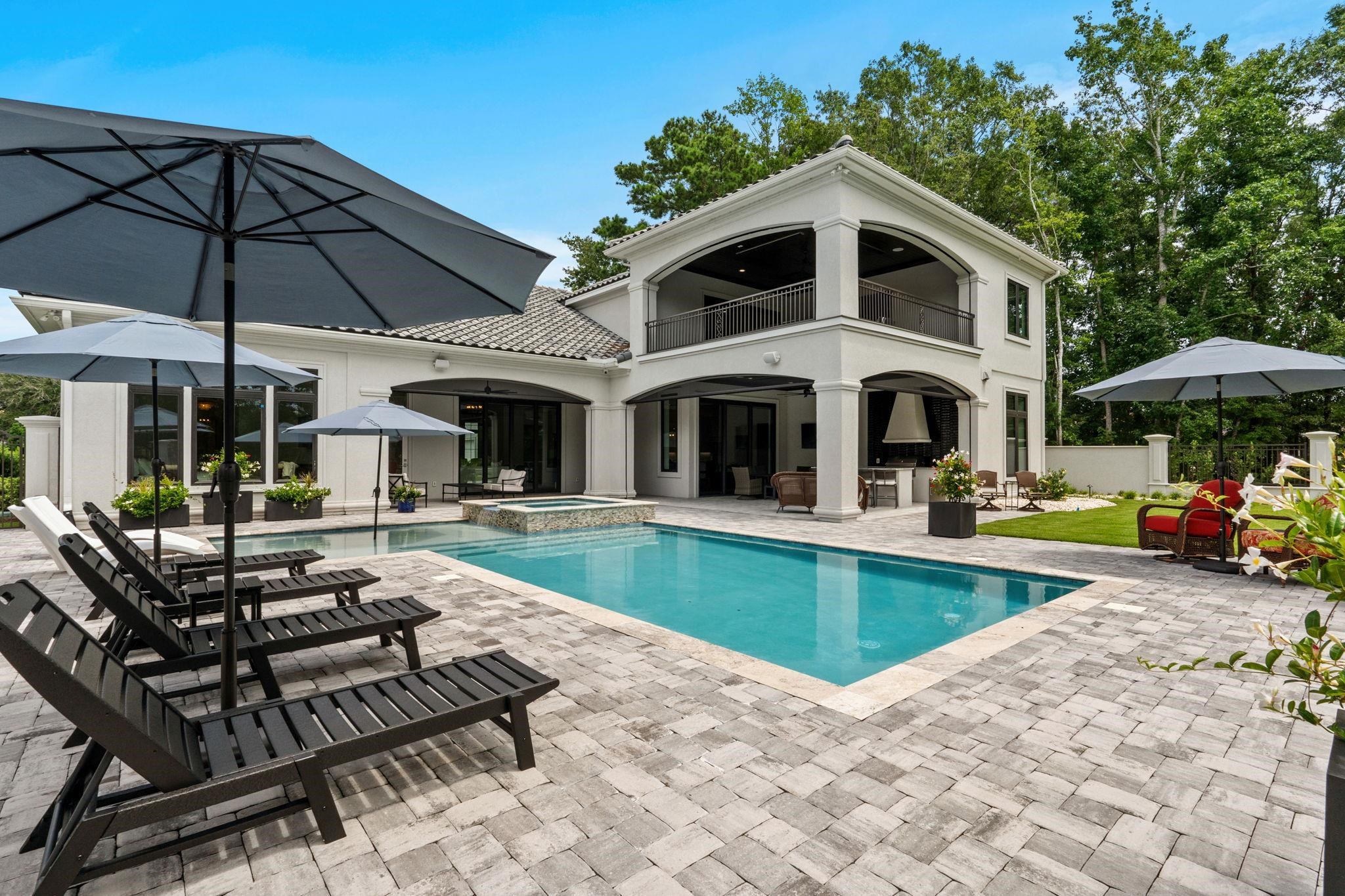 9410 Bellasera Circle