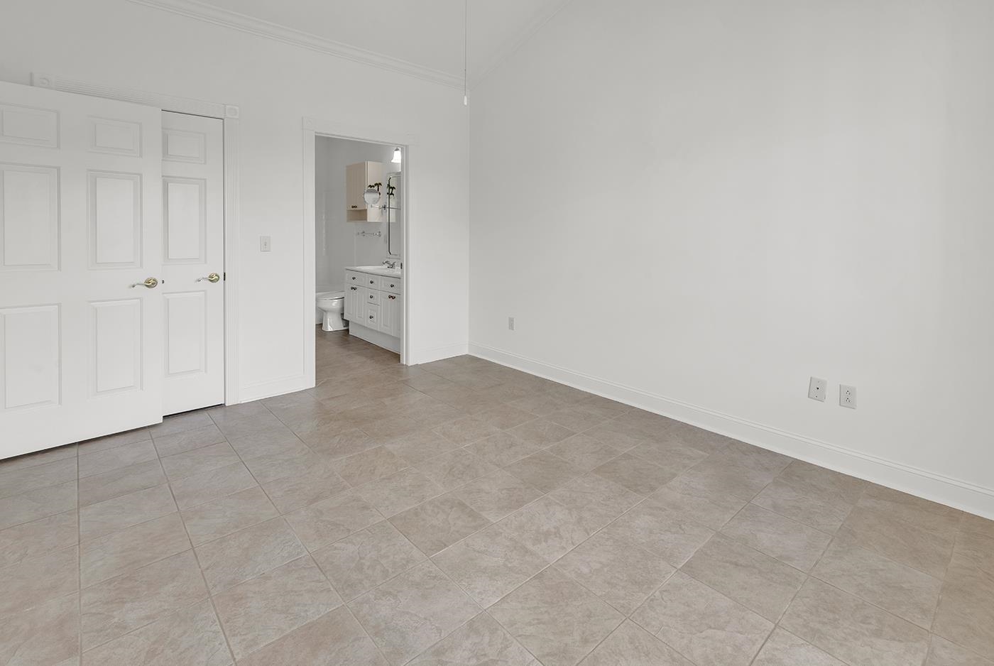 4898 Luster Leaf Circle Unit: 403