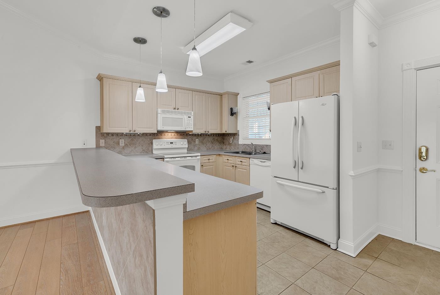 4898 Luster Leaf Circle Unit: 403