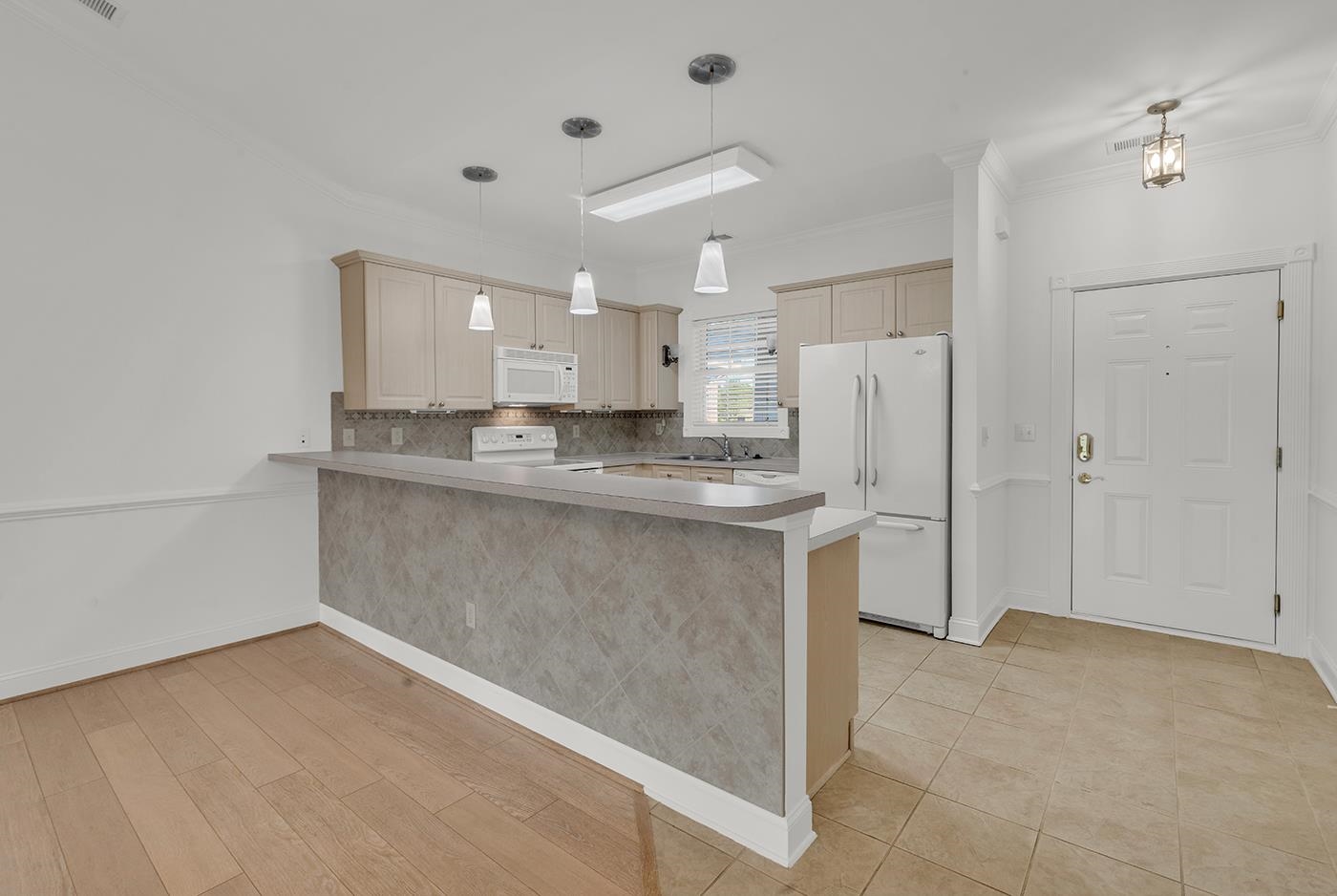 4898 Luster Leaf Circle Unit: 403