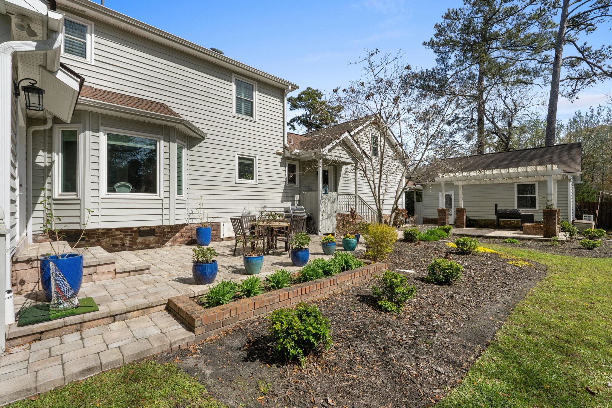 64 Middle Gate Rd.
