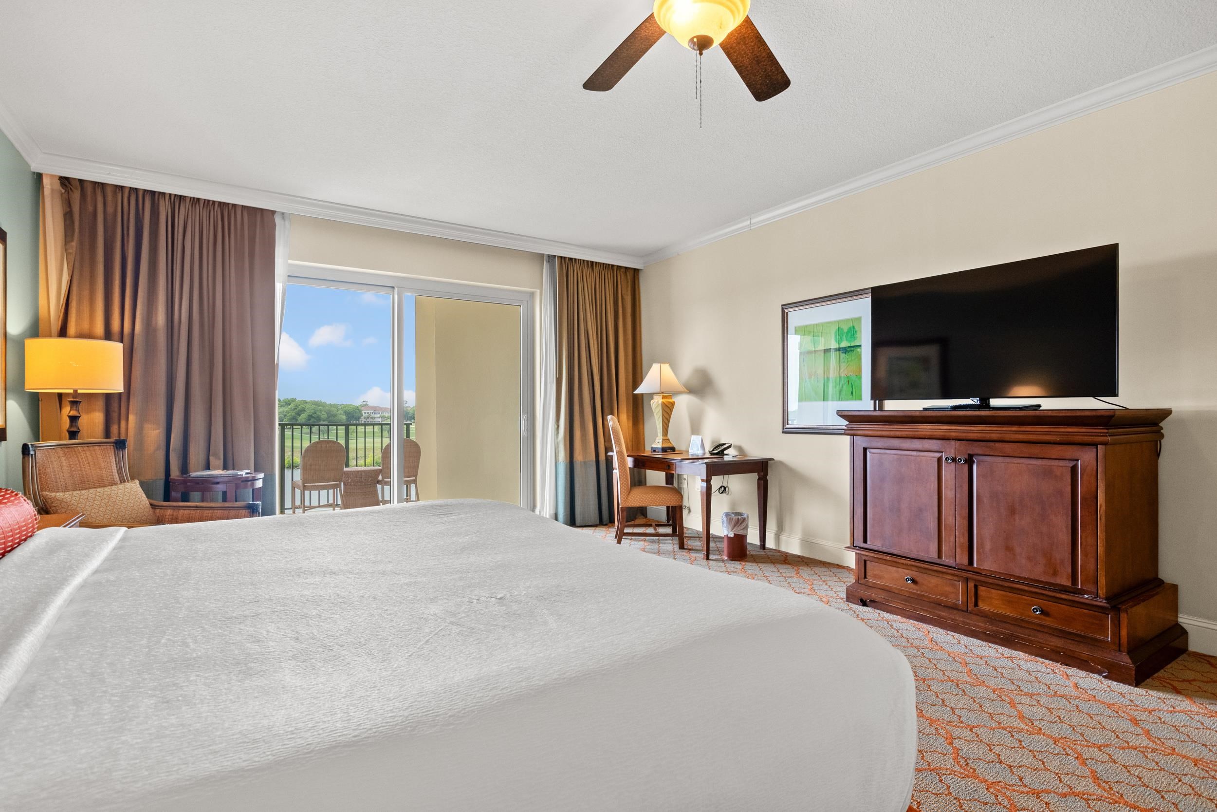 8121 Amalfi Pl. Unit: 7-604