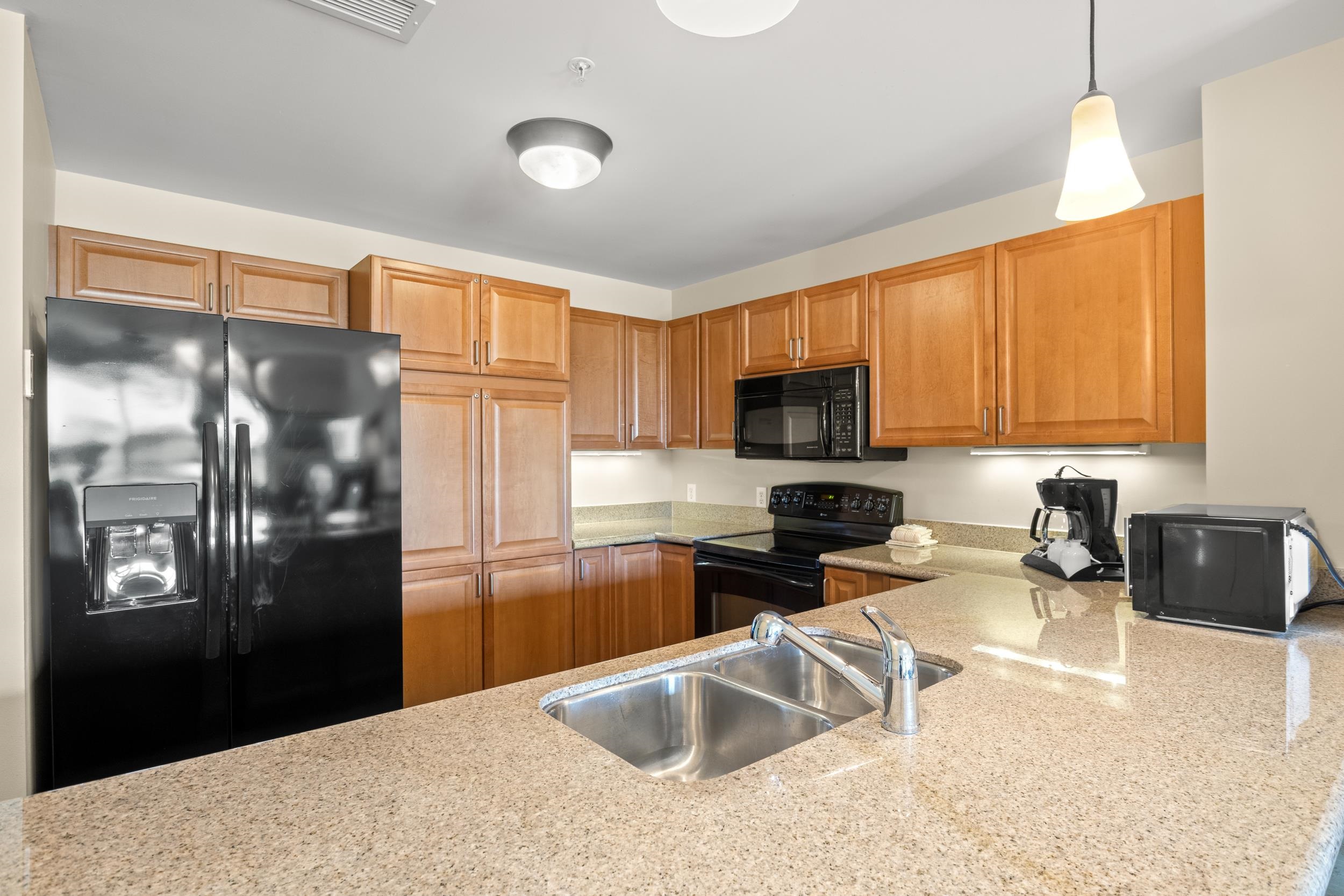 8121 Amalfi Pl. Unit: 7-604