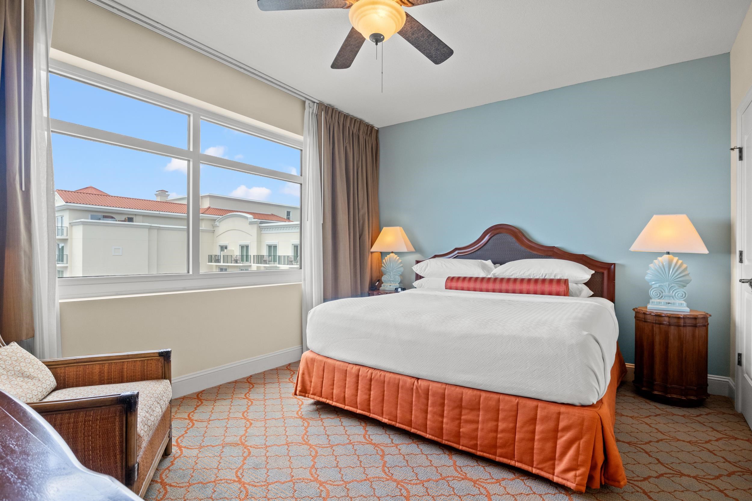 8121 Amalfi Pl. Unit: 7-604