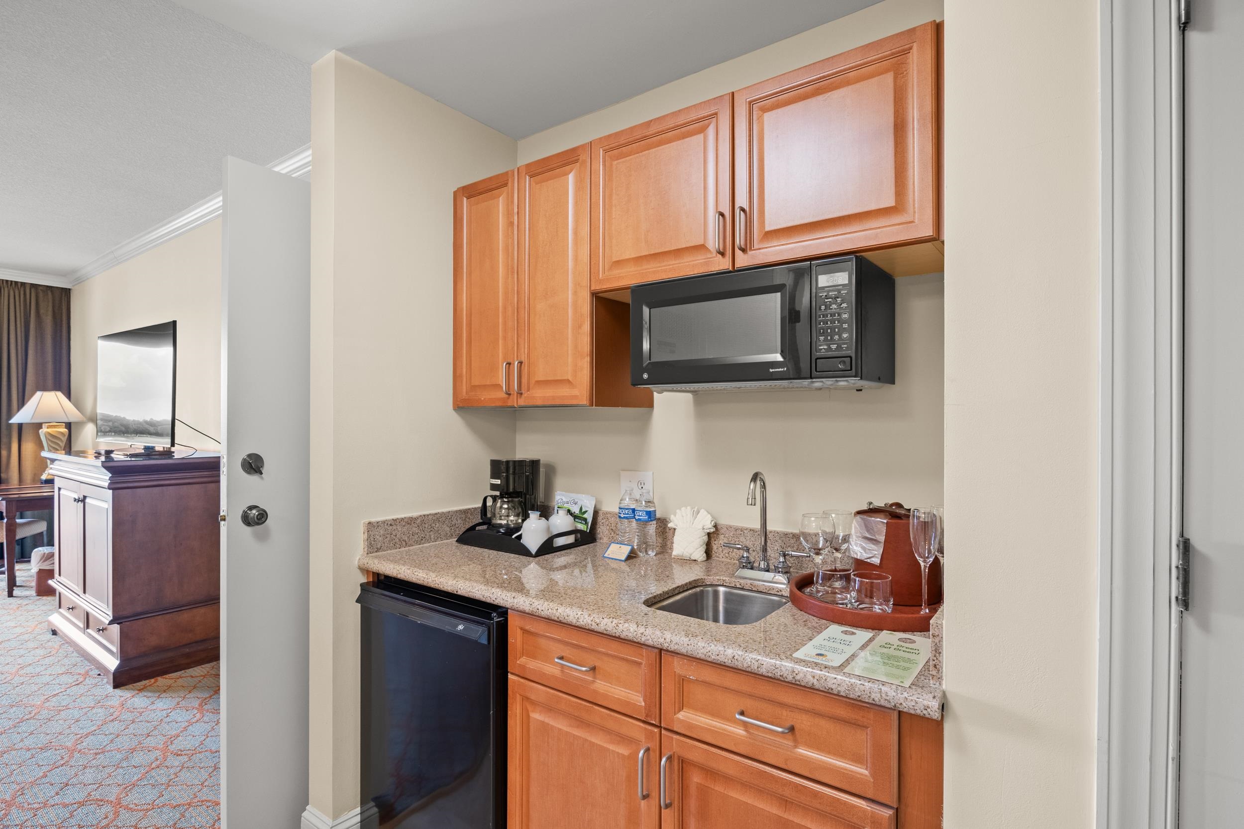 8121 Amalfi Pl. Unit: 7-604