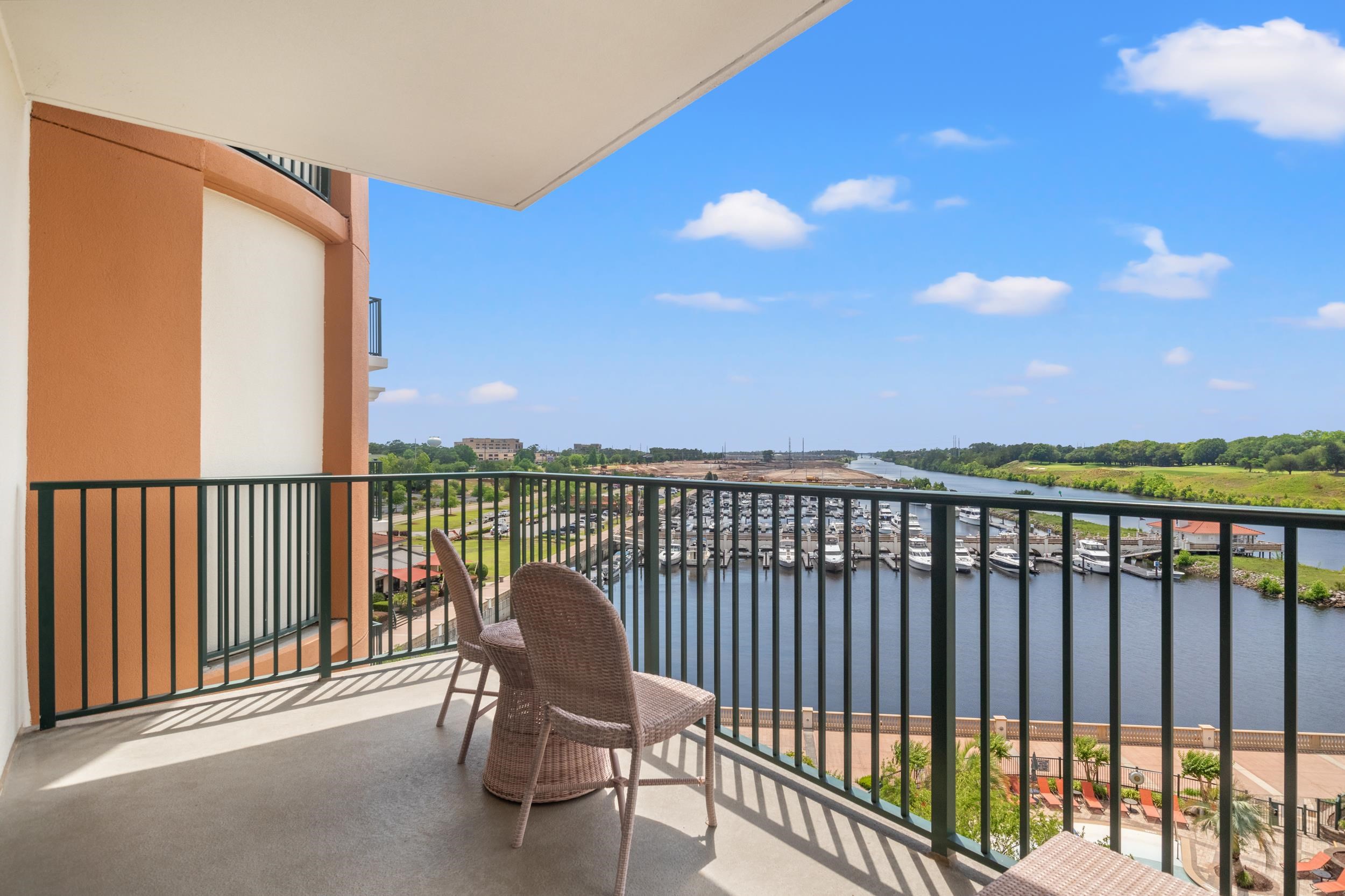 8121 Amalfi Pl. Unit: 7-604