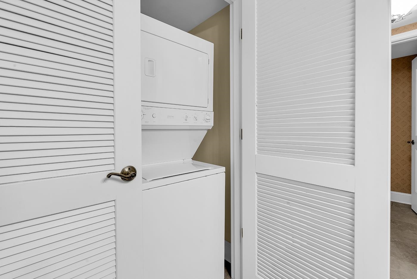 8121 Amalfi Pl. Unit: 7-205