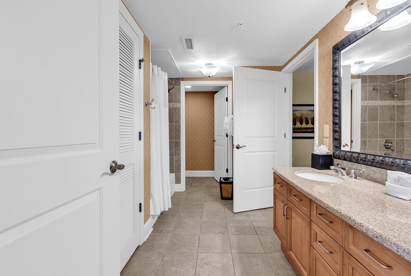 8121 Amalfi Pl. Unit: 7-205