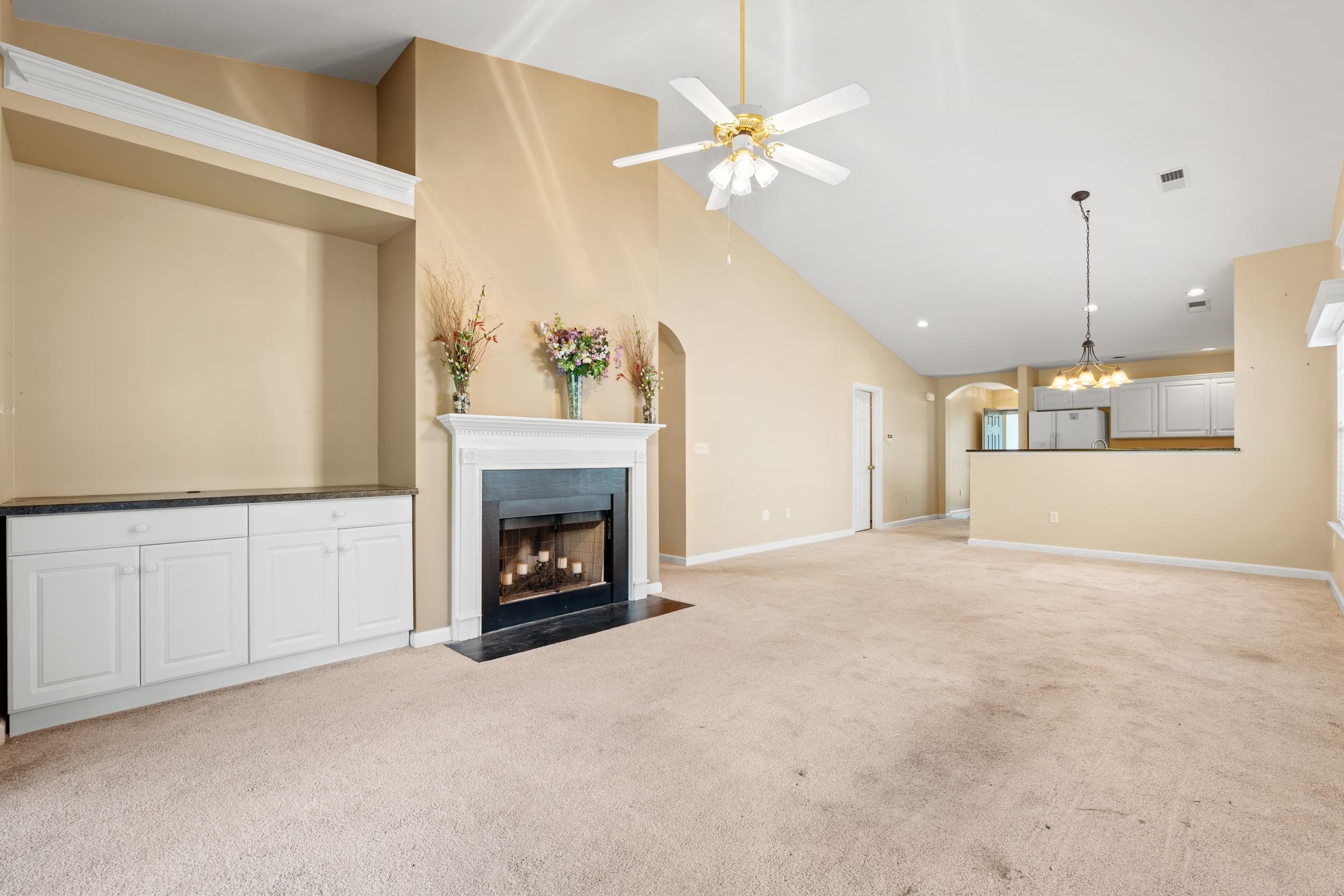4712 Peony Circle