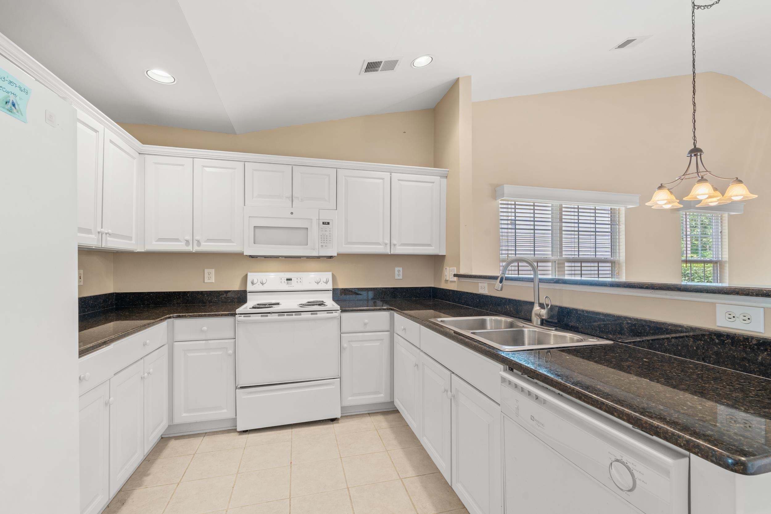 4712 Peony Circle