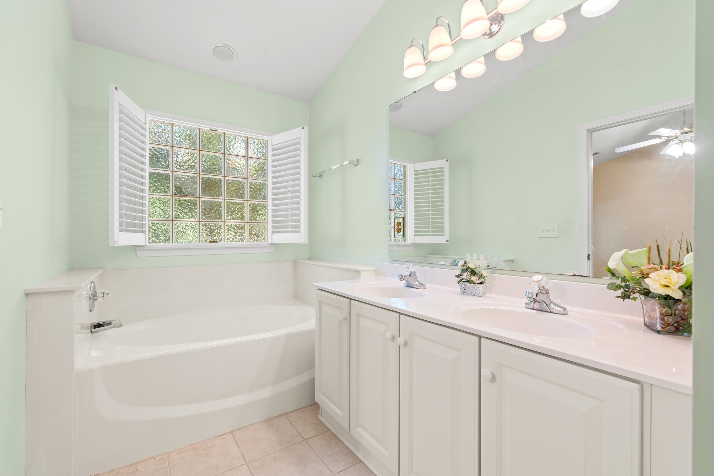 4712 Peony Circle