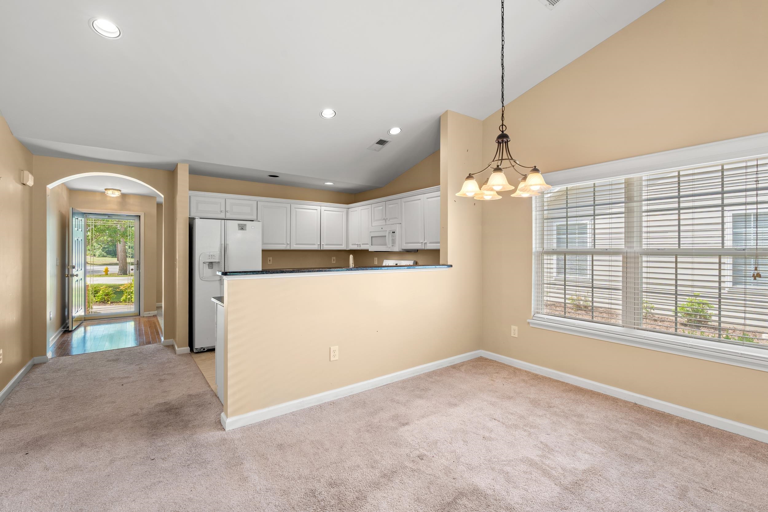 4712 Peony Circle