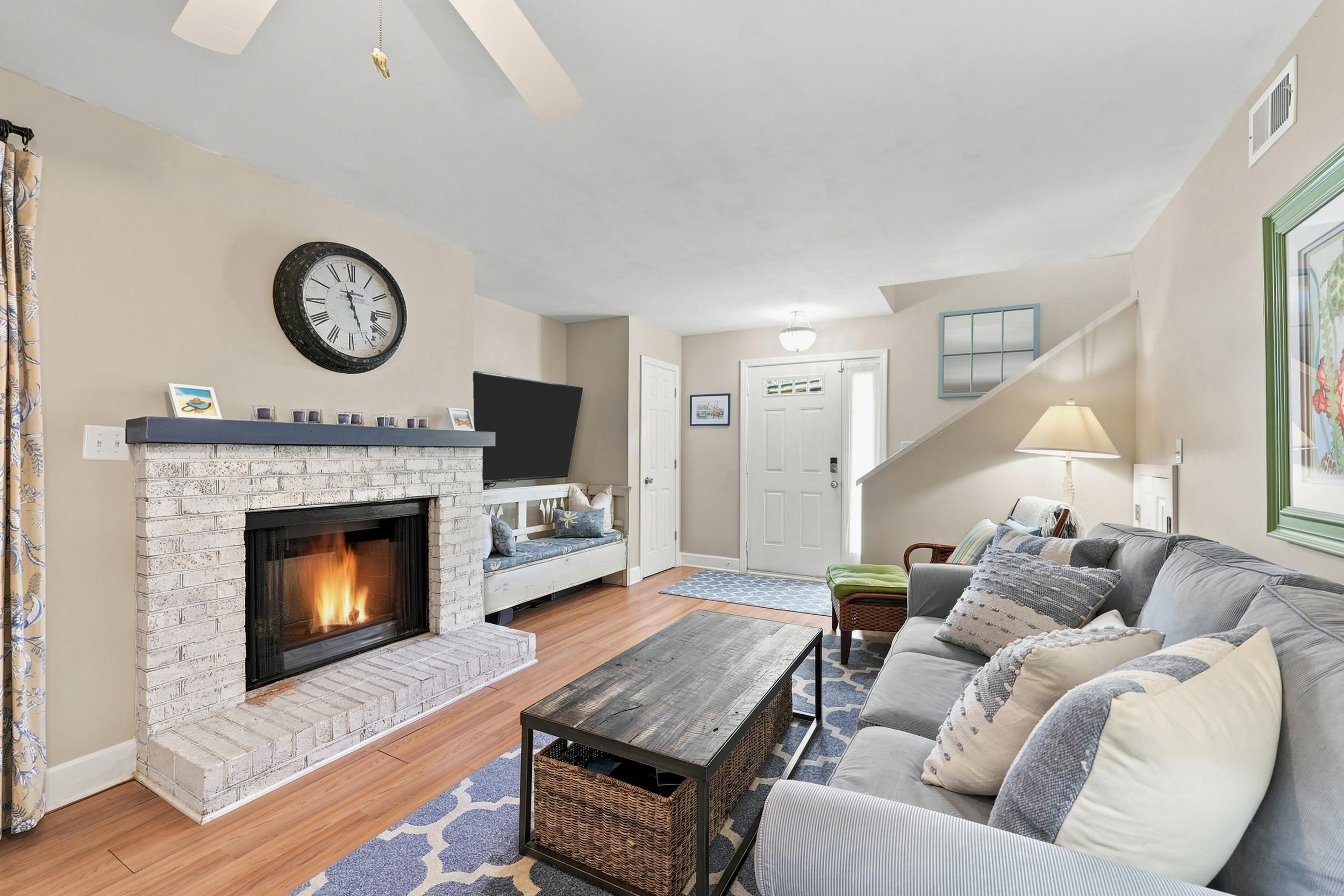604 36th Ave. N Unit: 604-D