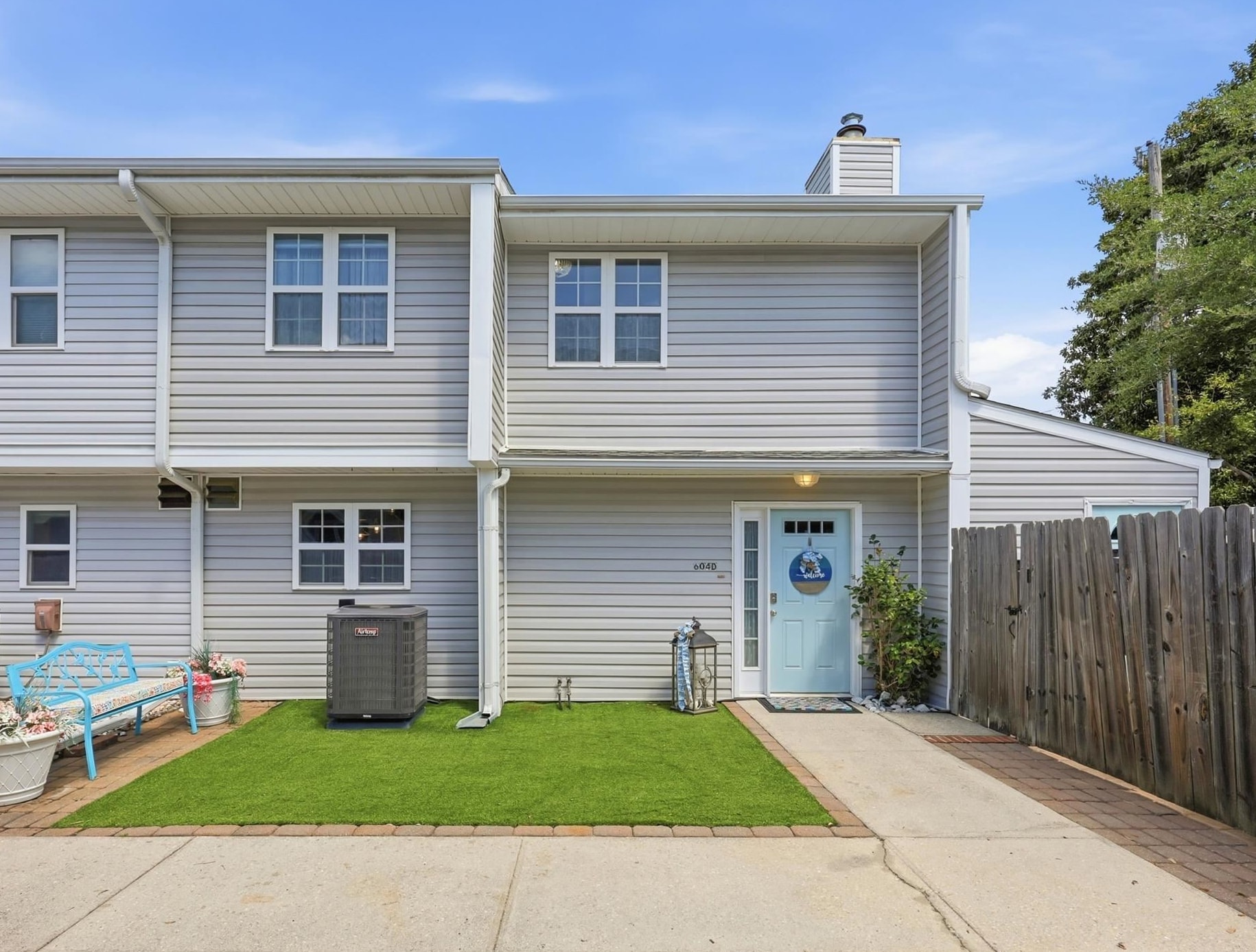 604 36th Ave. N Unit: 604-D