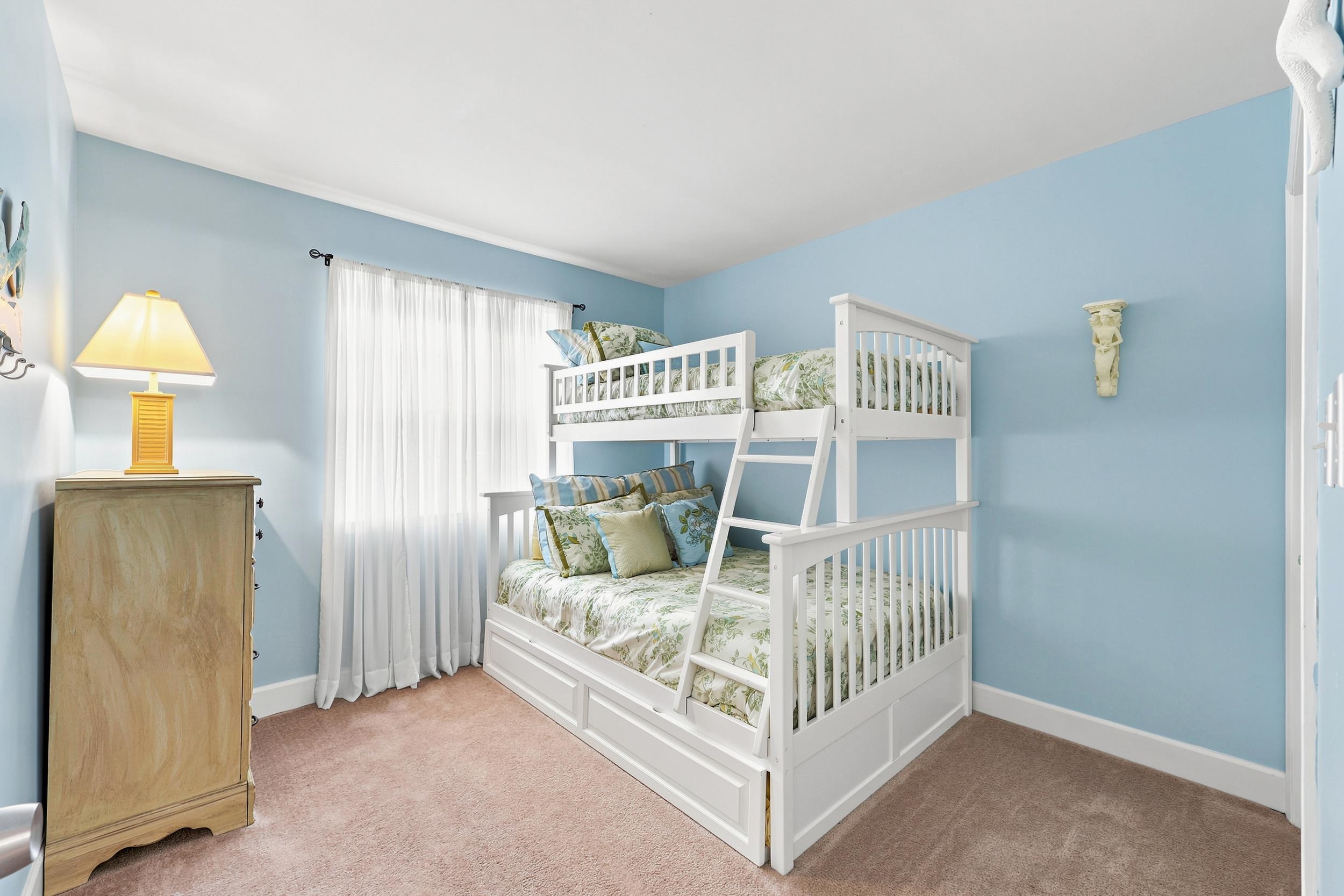 604 36th Ave. N Unit: 604-D