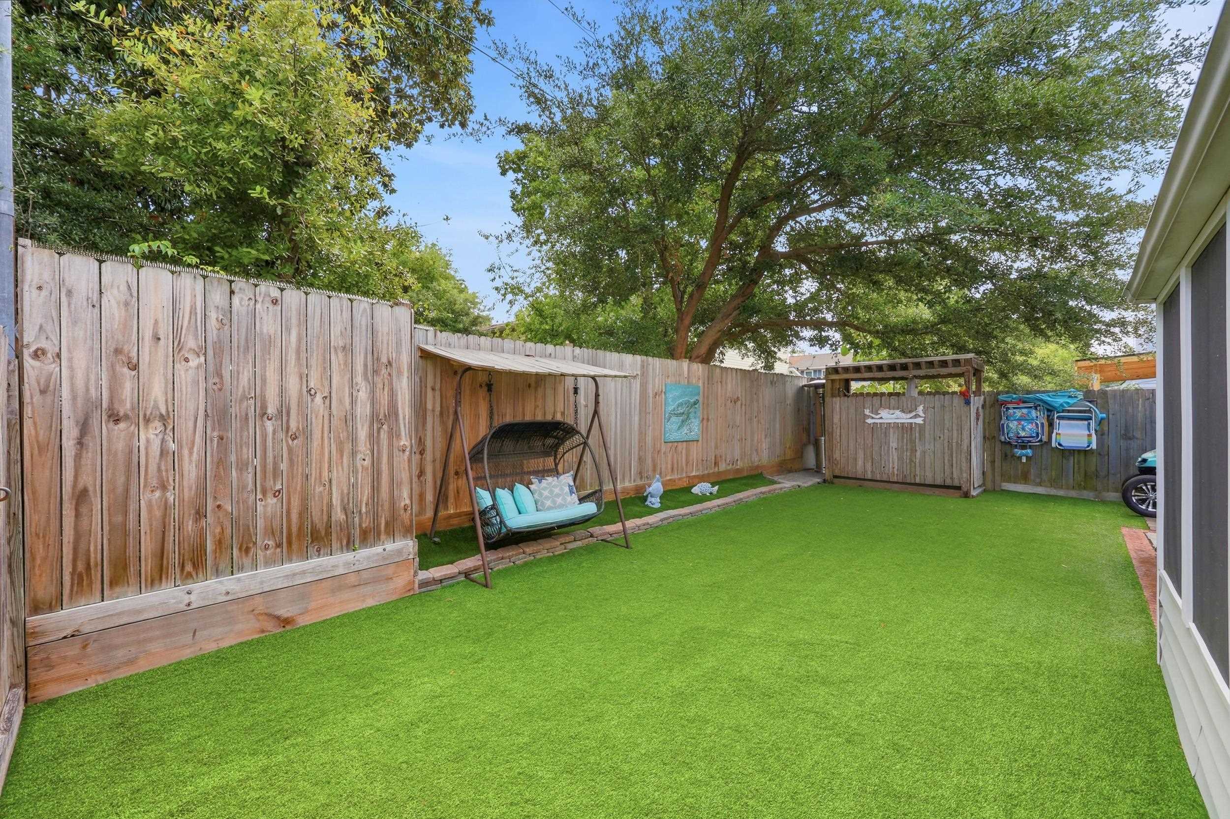 604 36th Ave. N Unit: 604-D
