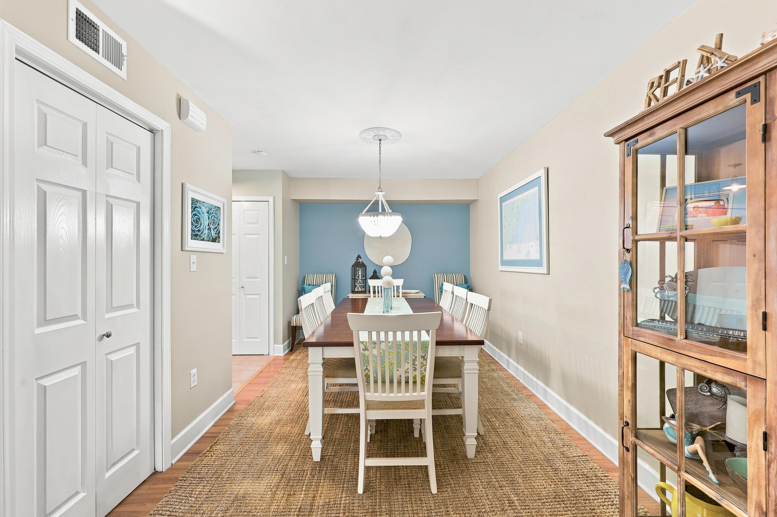 604 36th Ave. N Unit: 604-D