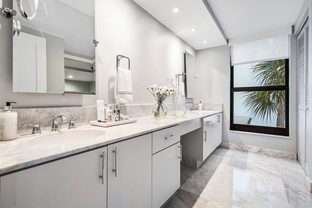 3900 N Ocean Boulevard Unit: 2b