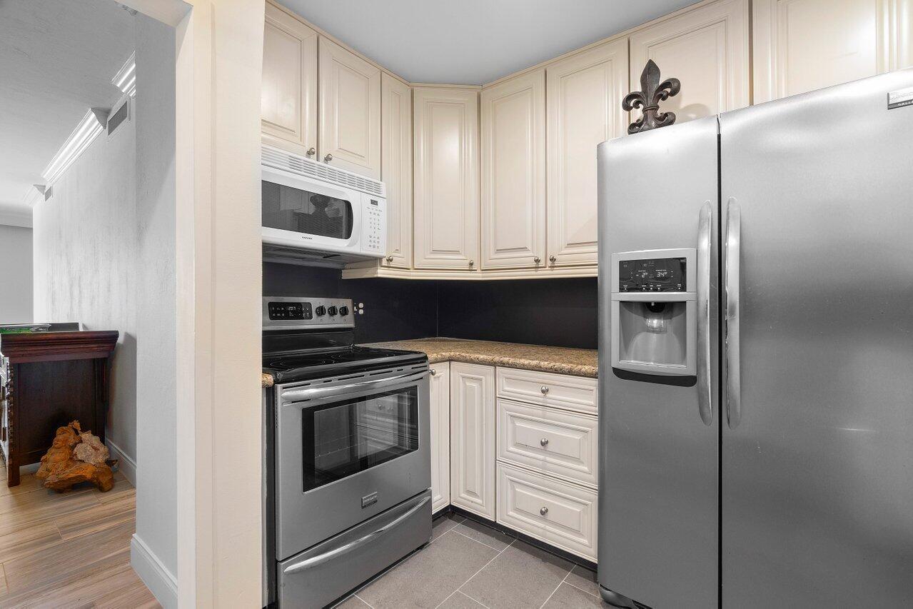 120 N Ocean Boulevard Unit: 207