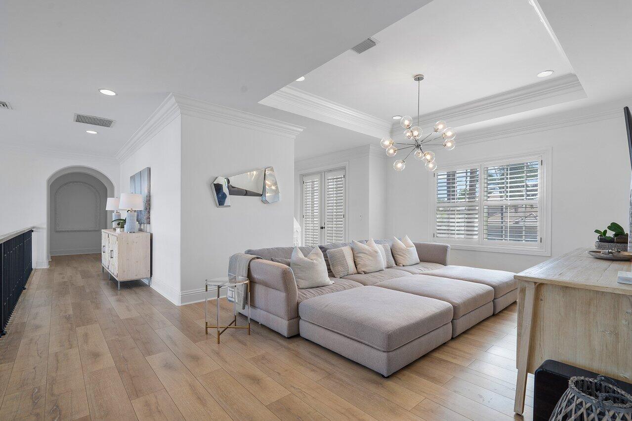 955 Iris Drive