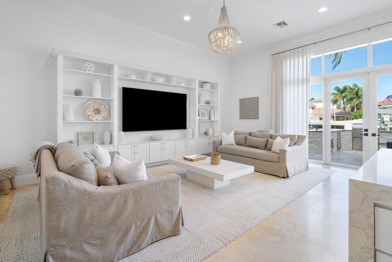 955 Iris Drive
