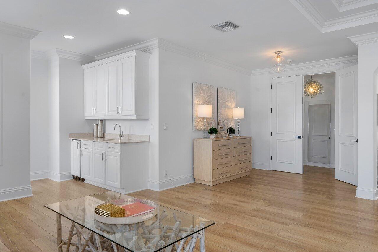 955 Iris Drive