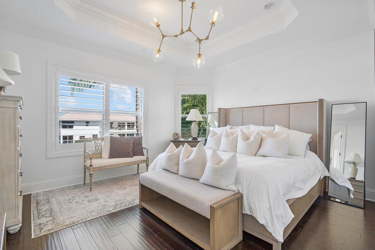 955 Iris Drive