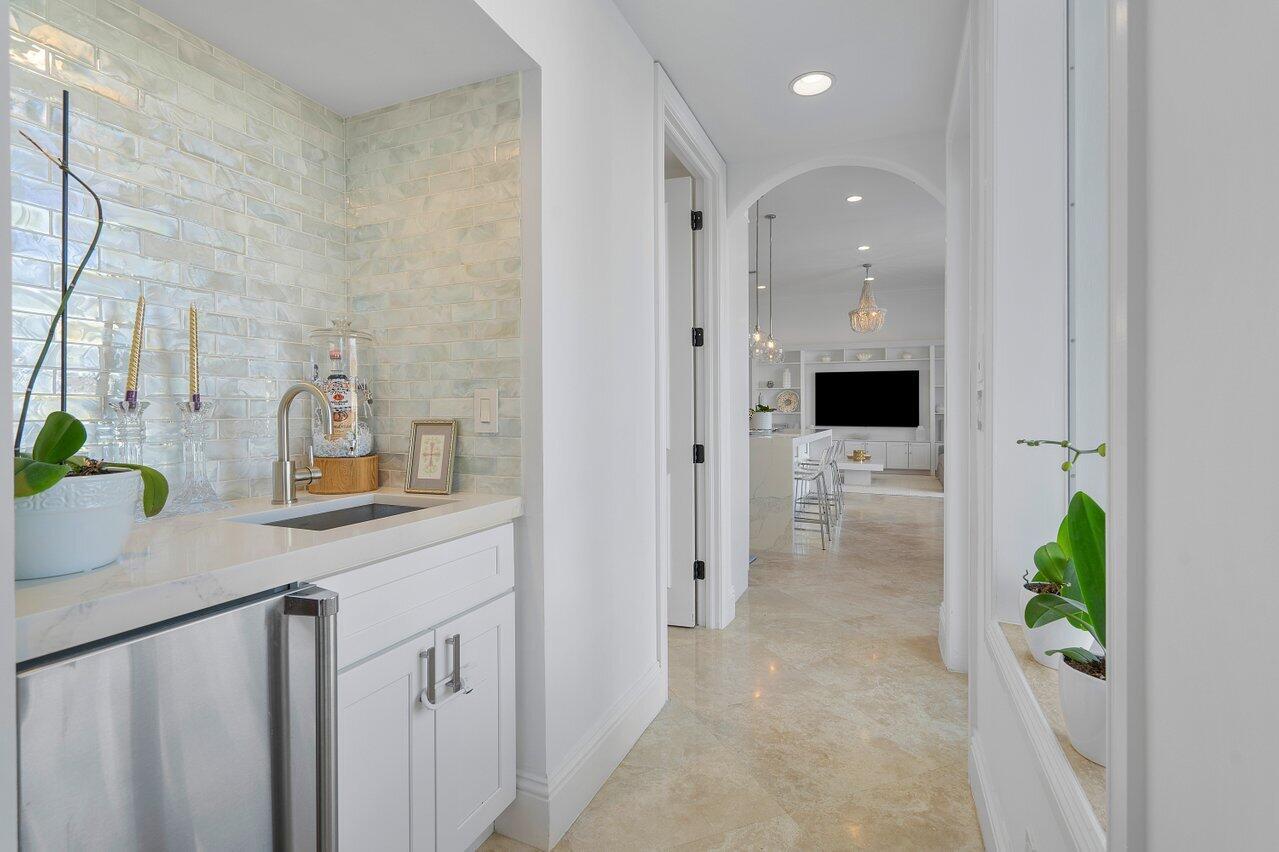 955 Iris Drive