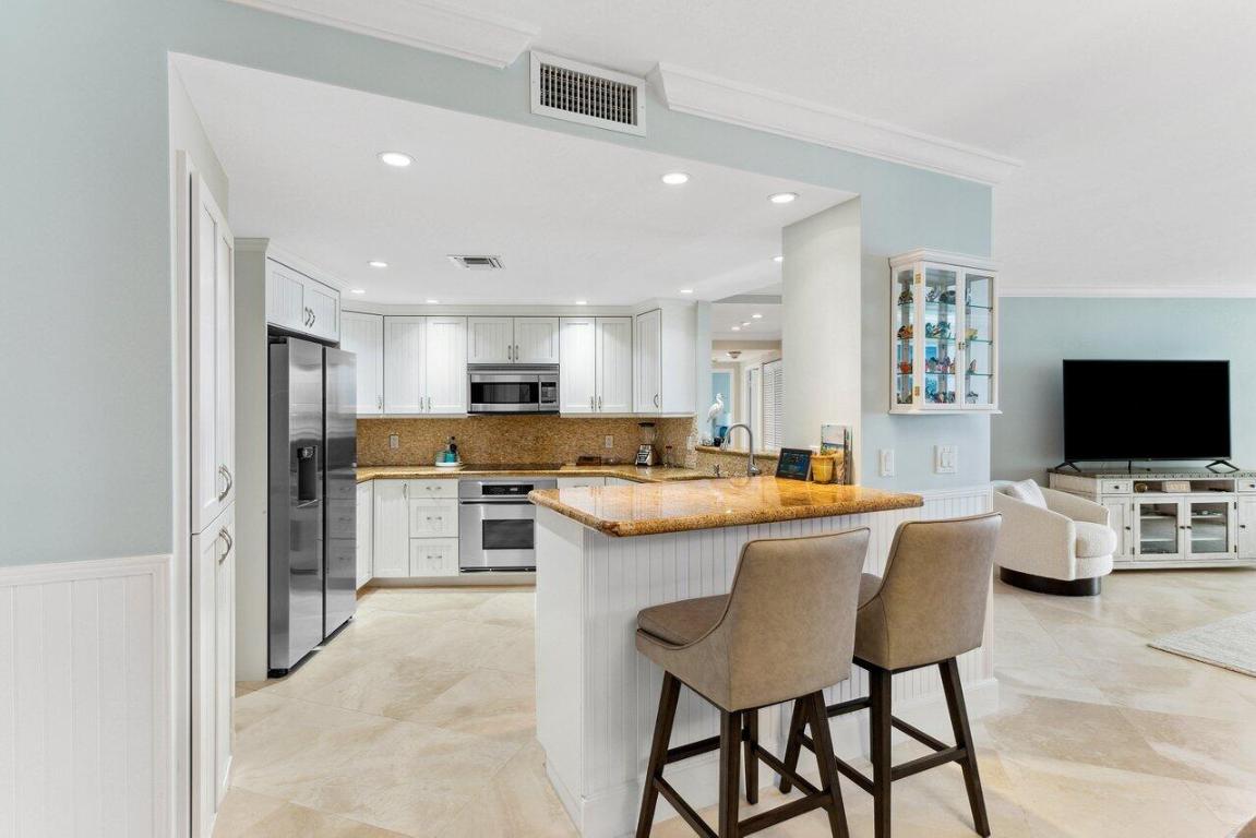 1225 S Ocean Boulevard Unit: 301