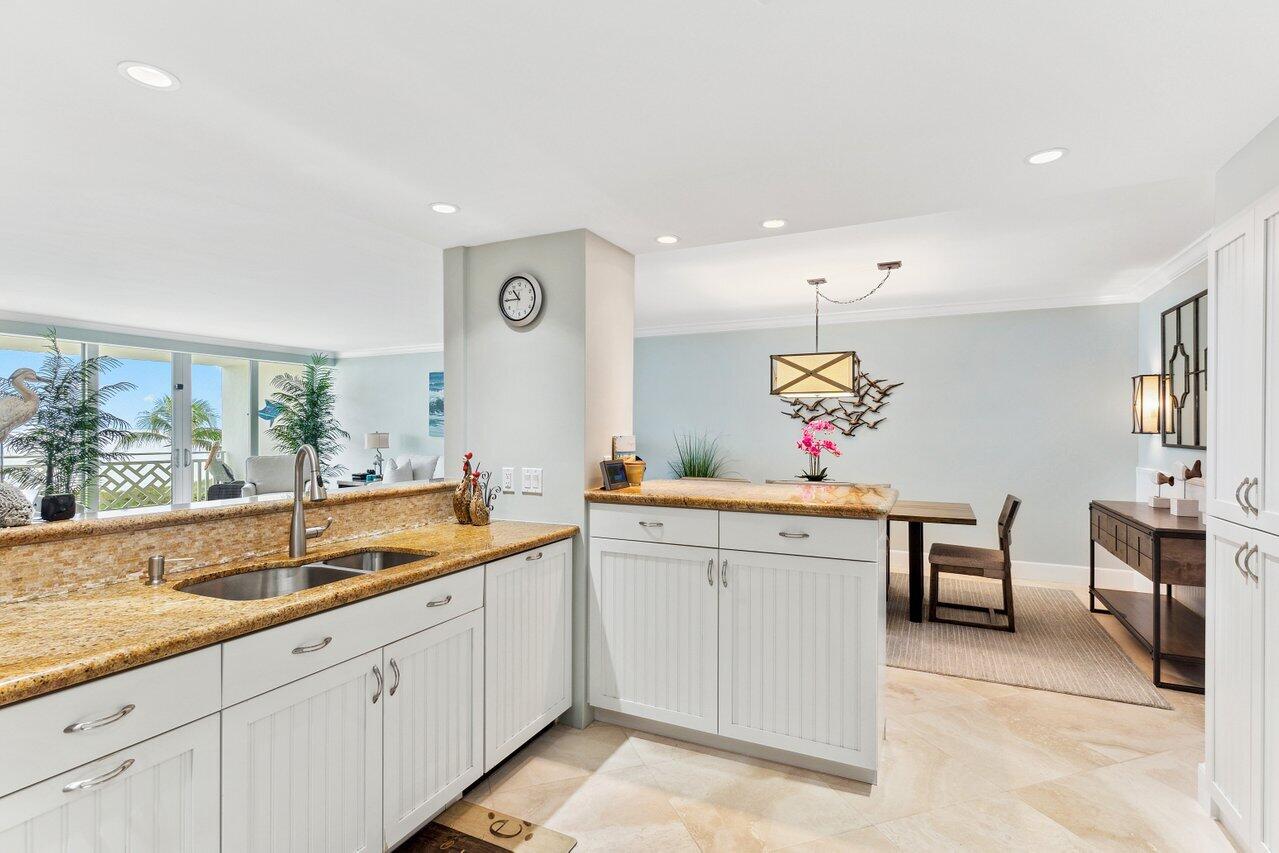 1225 S Ocean Boulevard Unit: 301