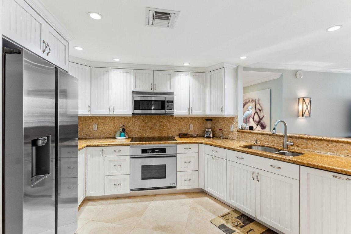 1225 S Ocean Boulevard Unit: 301