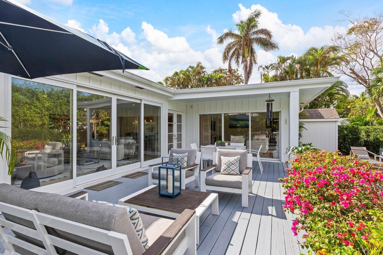 206 Seabreeze Avenue